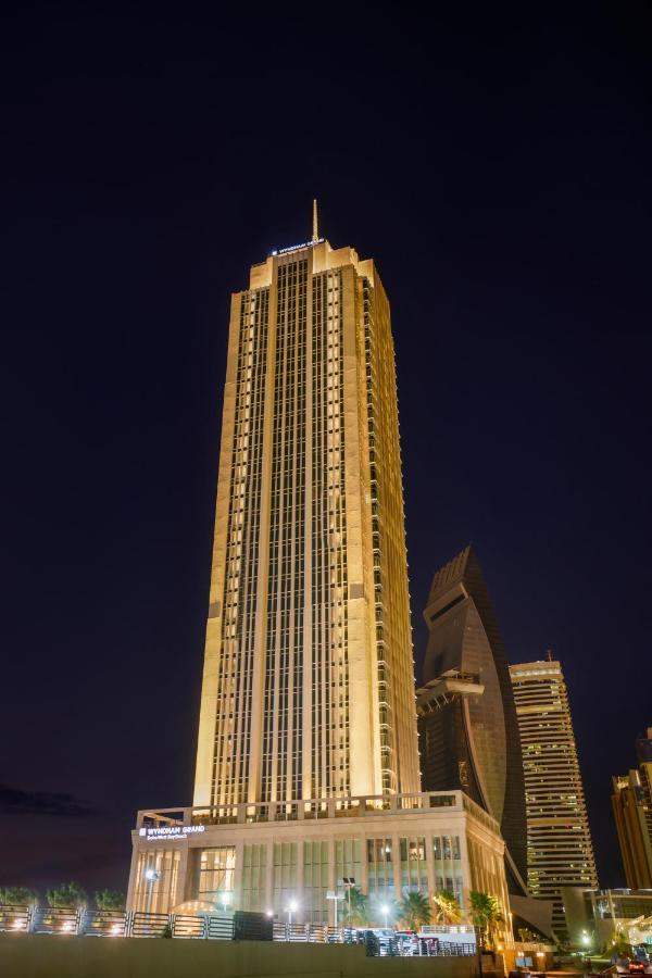 Wyndham Grand Doha West Bay Beach Exterior foto The Four Seasons Hotel, Bangkok